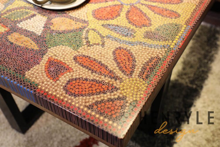 A Coner Floral Life Colored Pencil-Coffee Table