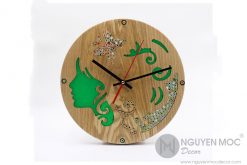 Green Muse Wood Clock