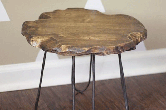 Make a mini table from metal hairpin legs 