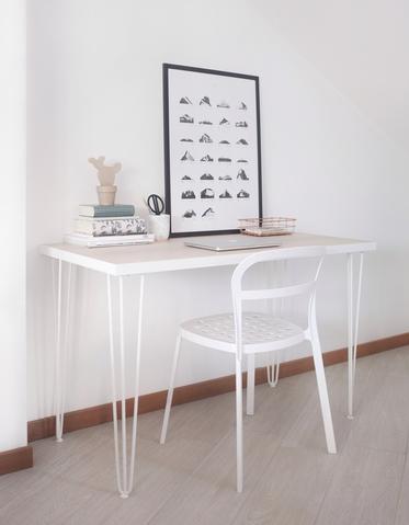 Minimal Nordic style desk with white hairpin legs