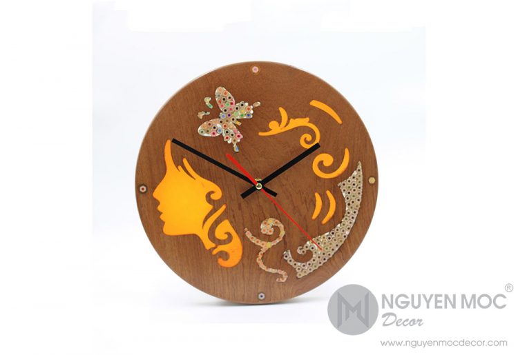 Vintage-inspired Wood Wall Clock
